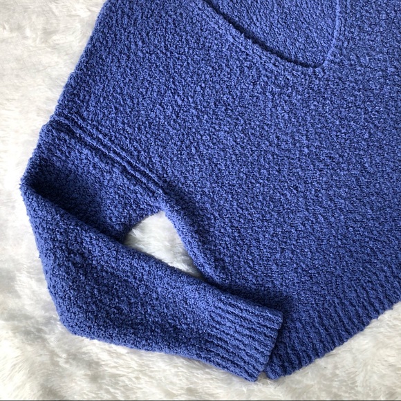 FREE PEOPLE • Finders Keepers Fuzzy Pullover Periwinkle Sweater V Neck SZ Small - Picture 12 of 16